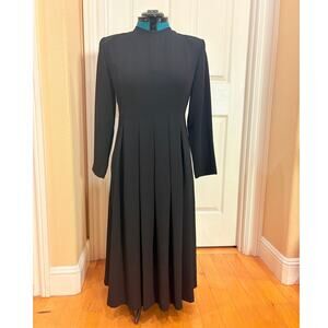 Vintage Orvis Women's Size 8 Petite Mid-Length A-Line Dress in Black